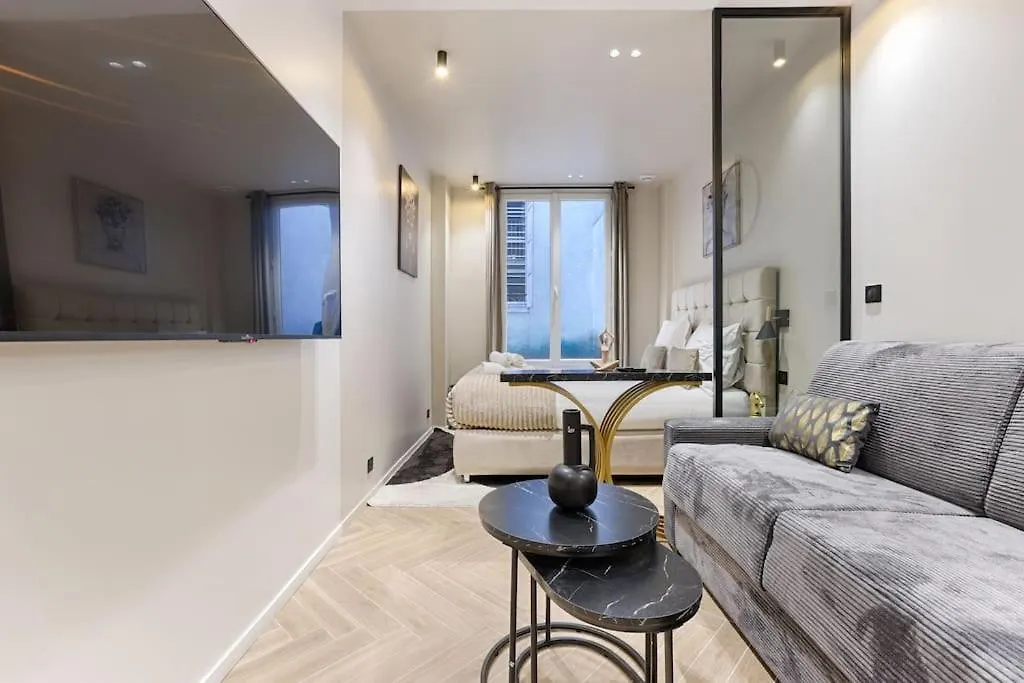 Lägenhet Magnifique Appartement Magenta Paris