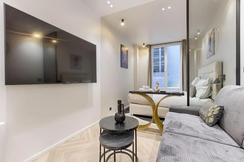 Magnifique Appartement Magenta Paris Lägenhet